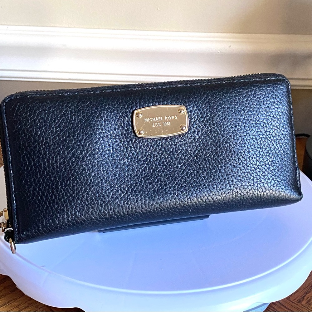 Michael Kors Jet Set Continental Large Black Wallet Pebbled Leather gold hardwar - Picture 9 of 10